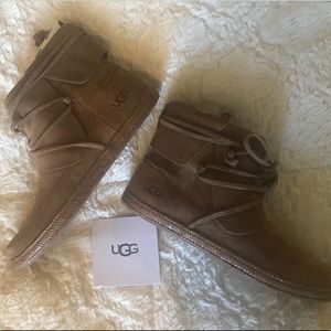 UGG Women’s Reid Moc 7.5 - Chestnut